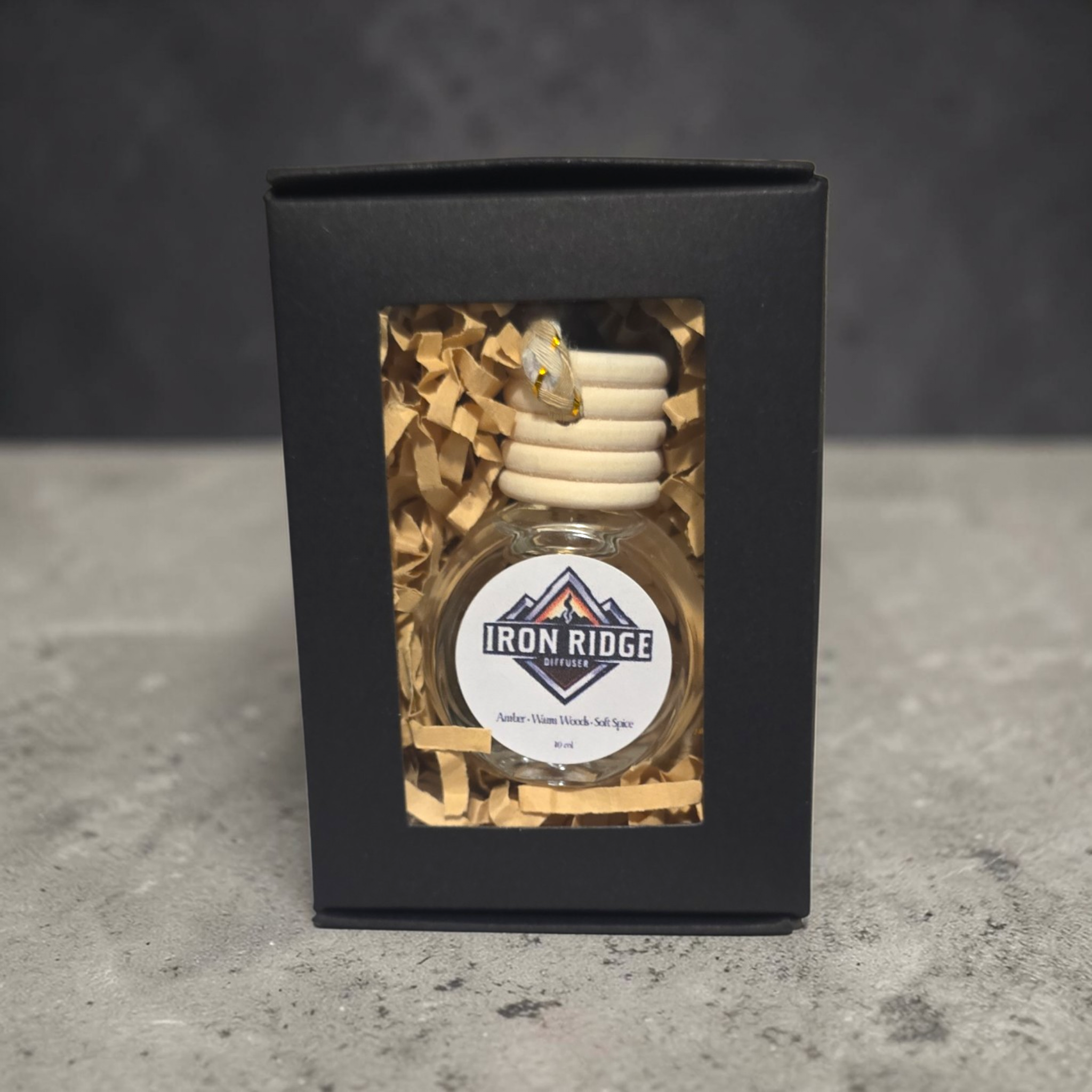 Iron Ridge Car Diffuser — Amber, Warm Woods & Soft Spice