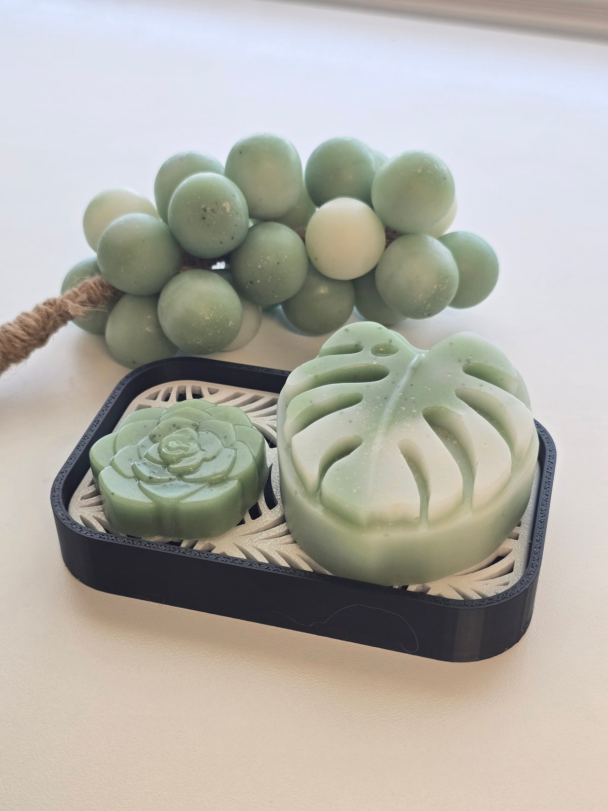 Eucalyptus Peppermint Goat Milk Soap – Monstera Leaf