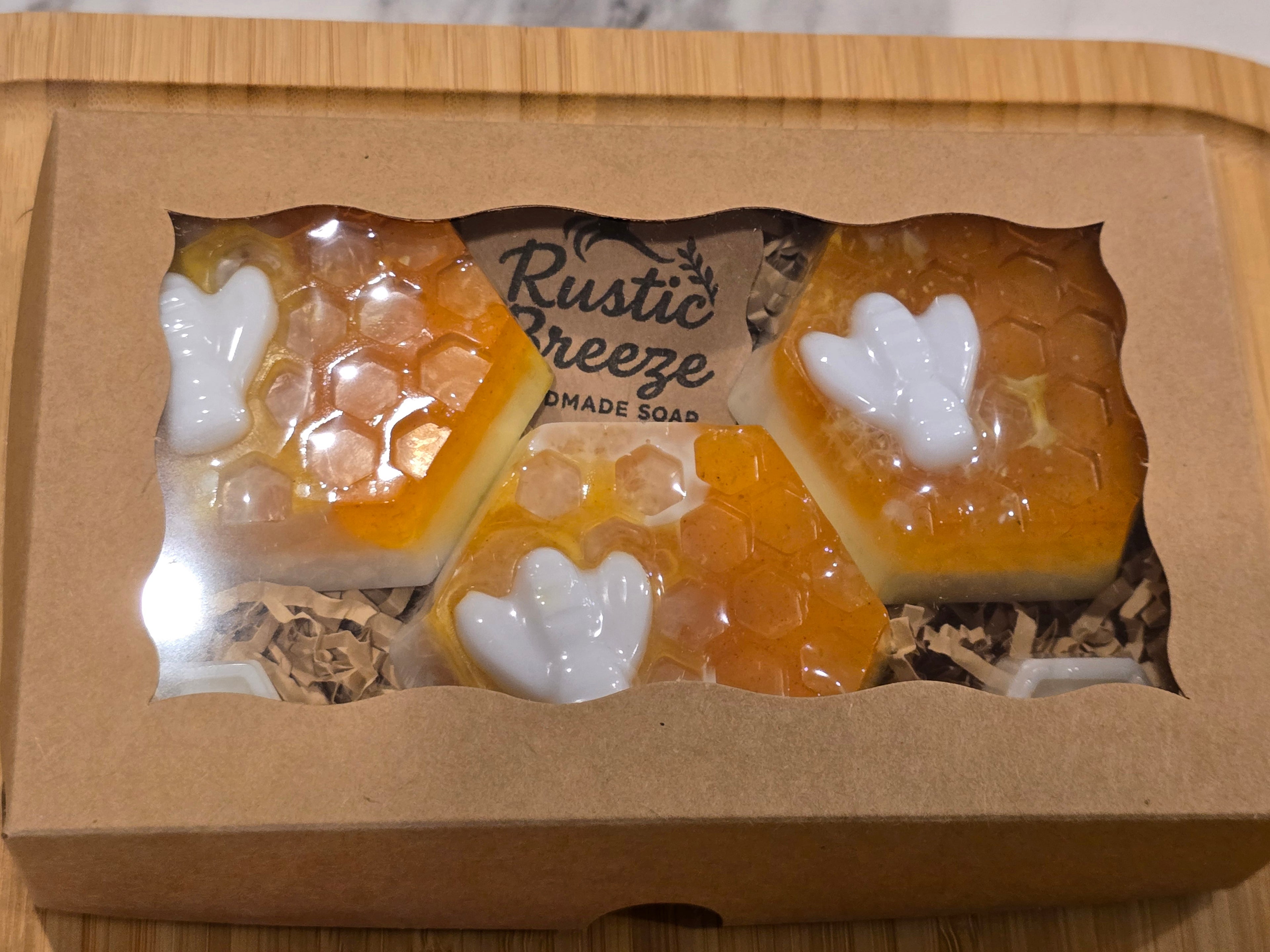 Golden Hives – Oats, Turmeric & Honey Soap